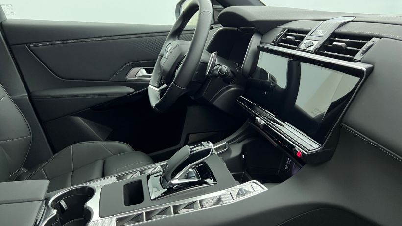 Aperçu du véhicule : BlueHDi 130 EAT8 Etoile Cristal Pearl avec 4950€ d'équipements inclus