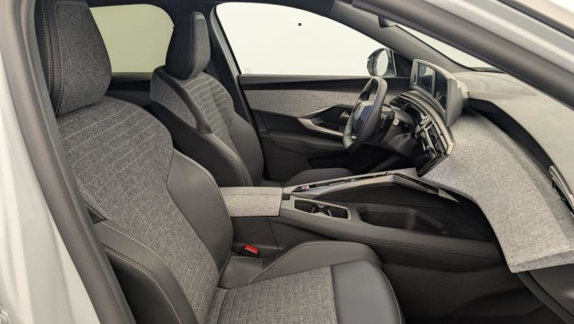 Aperçu du véhicule : Hybrid 145 e-DCS6 Allure