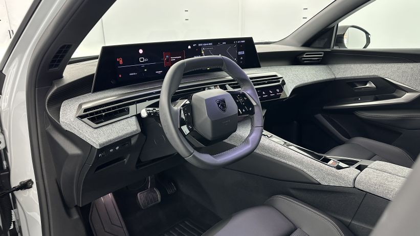 Aperçu du véhicule : 1.2 Hybrid 136ch Allure e-DCS6