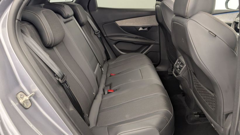 Aperçu du véhicule : Hybrid4 300 e-EAT8 GT