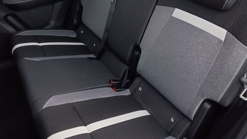 Aperçu du véhicule : 1.2 Turbo Hybrid 145ch GS e-DCT6 7PL