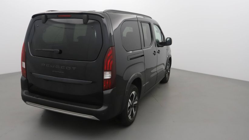 Aperçu du véhicule : TAILLE XL - 1.5 BLUEHDI 130CH S&S GT EAT8 7 PLACES