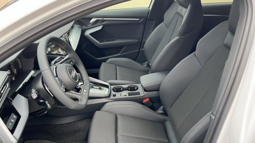 Aperçu du véhicule : 45 TFSI E HYBRIDE RECHARGEABLE 272 S TRONIC 6 S LINE