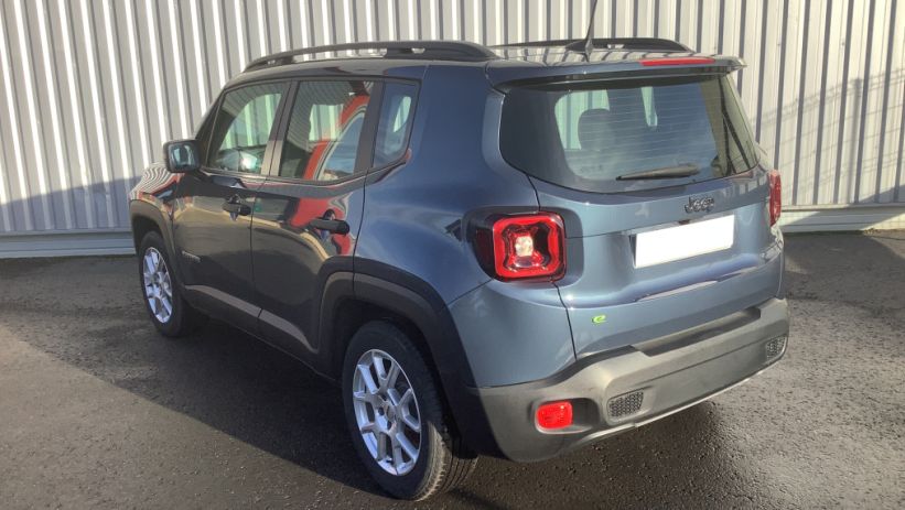 Aperçu du véhicule : RENEGADE 1.5 Turbo T4 130 ch BVR7 e-Hybrid Altitude