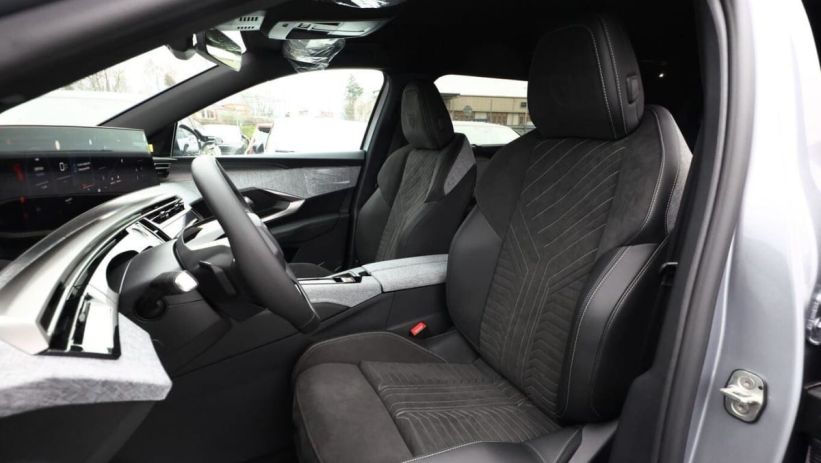 Aperçu du véhicule : Hybrid 145 GT Pano ComfortP GPS