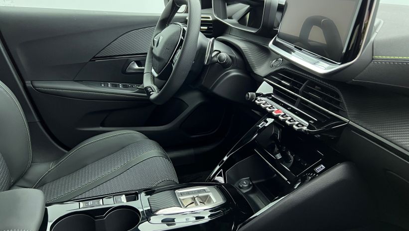Aperçu du véhicule : Nouvelle Hybrid 145 e-DCS6 GT Rouge Elixir avec 1700€ d'équipements inclus