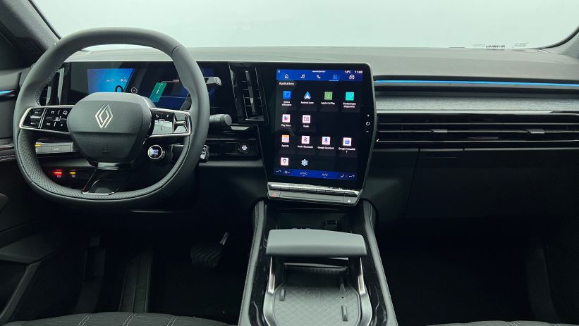 Aperçu du véhicule : E-Tech full hybrid 200 Techno Blanc Nacré - Toit Noir Etoilé avec 2650€ d'équipements inclus