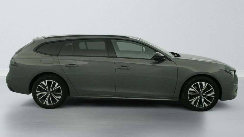 Aperçu du véhicule : Hybrid 225 e-EAT8 Allure