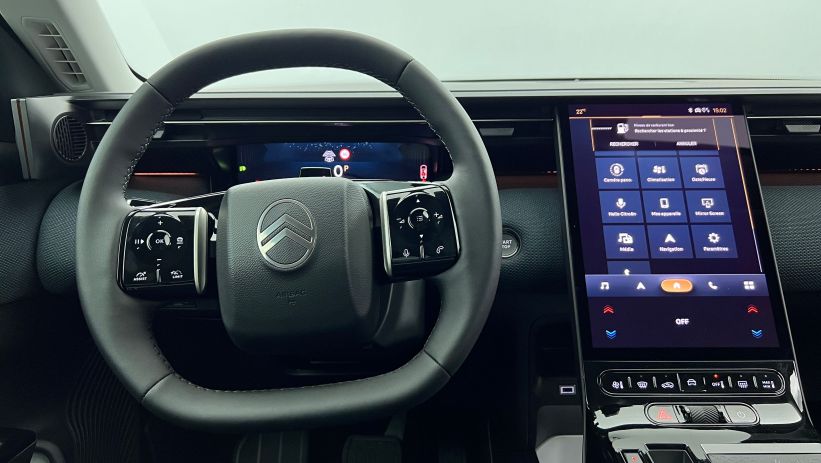 Aperçu du véhicule : Nouveau Hybrid 145 ch e-DCS6 Plus Blanc Okénite - Toit Noir Perla Nera avec 2550€ d'équipements inclus