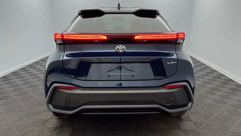 Aperçu du véhicule : Hybride 140 Design Bleu Persan - Toit Noir Onyx avec 2700€ d'équipements inclus