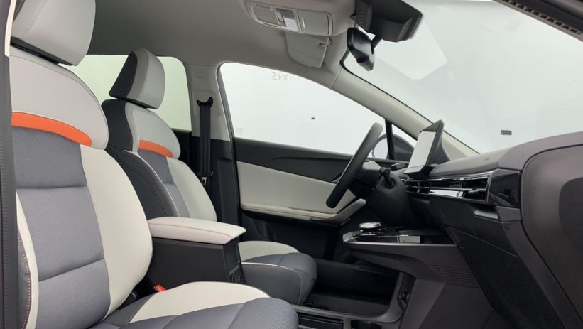 Aperçu du véhicule : ELECTRIC 64KWH - 150 KW 2WD LUXURY