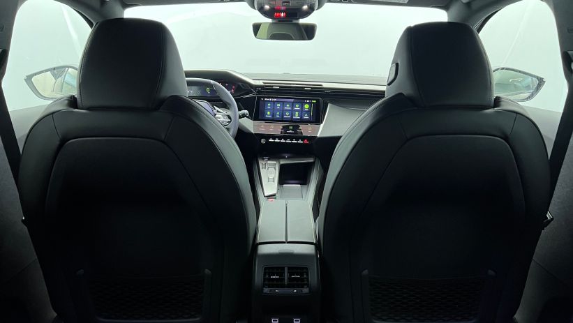 Aperçu du véhicule : Hybrid 145 e-DCS6 GT Noir Perla Nera avec 5250€ d'équipements inclus