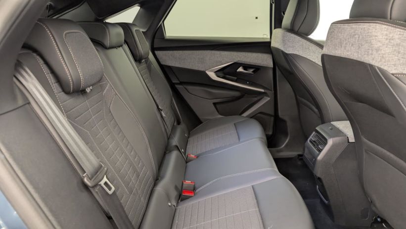 Aperçu du véhicule : Hybrid 136 e-DCS6 Allure