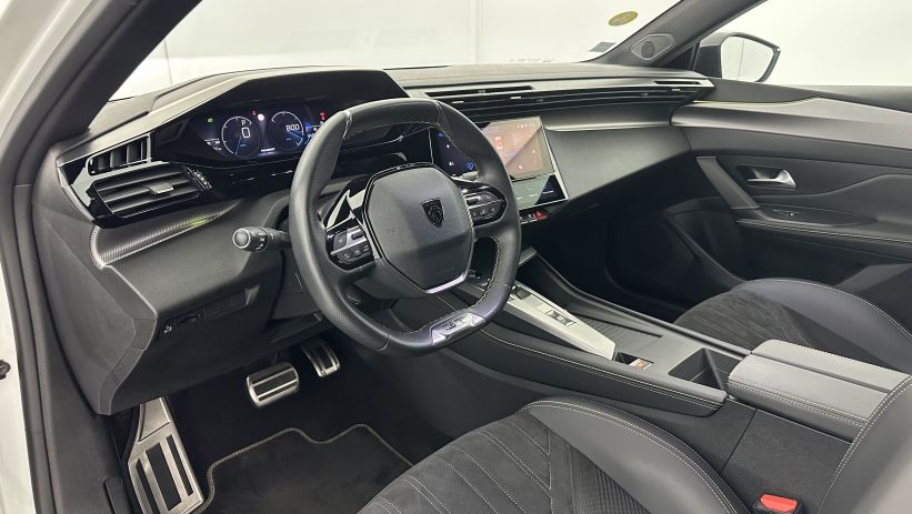 Aperçu du véhicule : III 1.5 BlueHDi 130ch GT EAT8