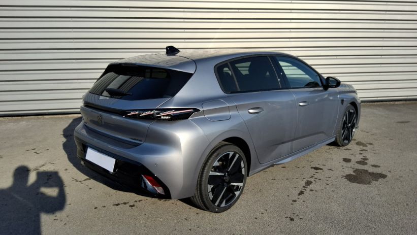 Aperçu du véhicule : 308 Hybrid 145 e-DCS6 GT