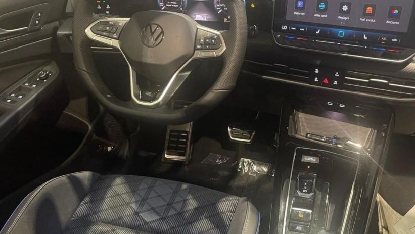 Aperçu du véhicule : R-LINE 2.0 TDI 150CV DSG7 + TOIT PANORAMIQUE + JA18 YORK + PACK HIVER + NEUF 0KM