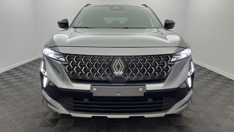 Aperçu du véhicule : full hybrid E-Tech 200 ch Esprit Alpine Gris Schiste - Toit Noir Etoilé avec 3450€ d'équipements inclus