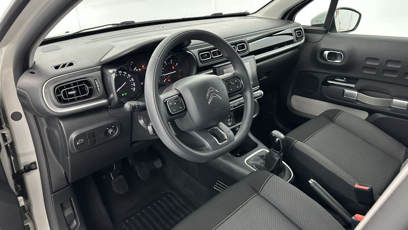 Aperçu du véhicule : III 1.2 PureTech 83ch Shine