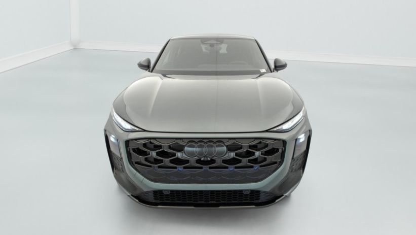 Aperçu du véhicule : E-HYBRID 272 CH S TRONIC 6 S LINE