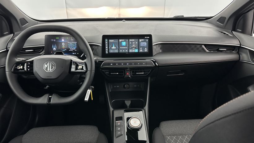 Aperçu du véhicule : 1.5 L Hybrid+ 195ch Standard