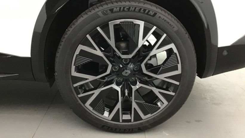 Aperçu du véhicule : AUSTRAL full hybrid E-Tech 200 ch Esprit Alpine