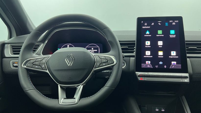 Aperçu du véhicule : E-Tech full hybrid 160 ch esprit Alpine Blanc Nacré avec 950€ d'équipements inclus