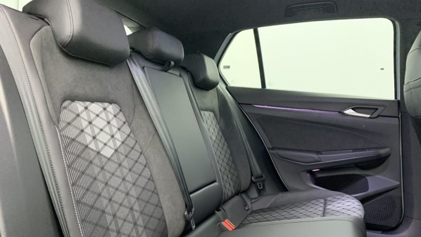 Aperçu du véhicule : 2.0 TDI 150 DSG7 R-LINE