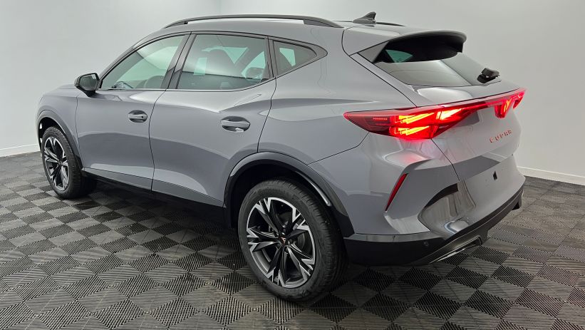 Aperçu du véhicule : 2.0 TDI 150 ch DSG7 V Gris Graphène avec 4538€ d'équipements inclus