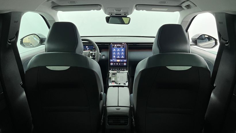 Aperçu du véhicule : Nouveau Hybrid 145 ch e-DCS6 Plus Gris Platinium - Toit Noir Perla Nera avec 2550€ d'équipements inclus