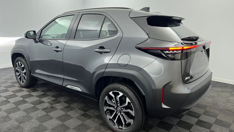 Aperçu du véhicule : Hybride 130ch 2WD Design Gris Atlas avec 2100€ d'équipements inclus