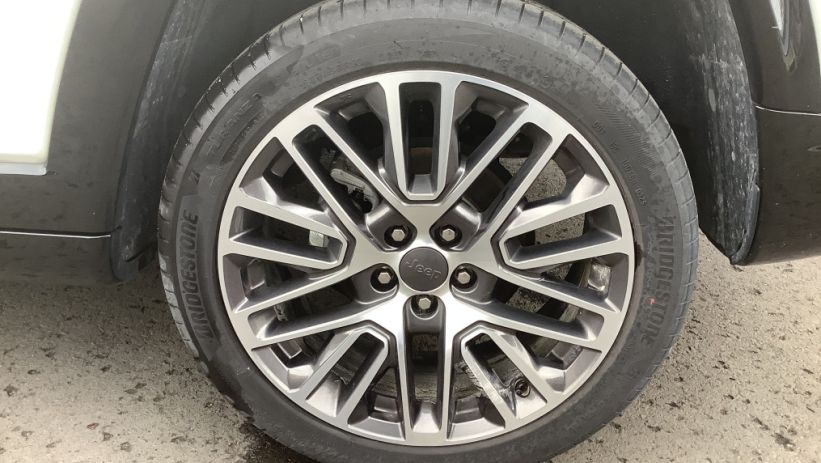 Aperçu du véhicule : COMPASS 1.5 Turbo T4 130 ch BVR7 e-Hybrid Summit