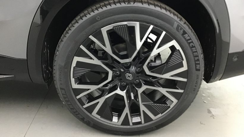 Aperçu du véhicule : AUSTRAL full hybrid E-Tech 200 ch Esprit Alpine