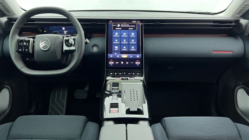 Aperçu du véhicule : Nouveau Hybrid 145 ch e-DCS6 Plus Gris Platinium - Toit Noir Perla Nera avec 2550€ d'équipements inclus
