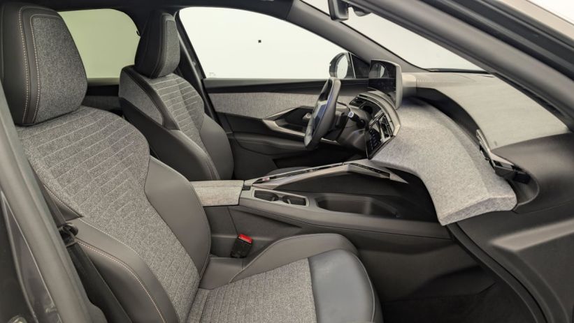 Aperçu du véhicule : Hybrid 145 e-DCS6 Allure