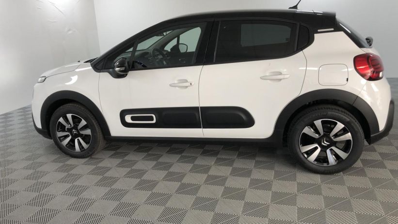 Aperçu du véhicule : SHINE 83CV + CAMéRA DE RECUL 