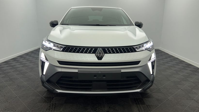 Aperçu du véhicule : E-Tech full hybrid 160 ch esprit Alpine Blanc Nacré avec 950€ d'équipements inclus