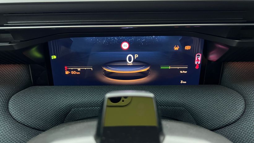 Aperçu du véhicule : Nouveau Hybrid 145 ch e-DCS6 Plus Rouge Rubis - Toit Noir Perla Nera avec 1550€ d'équipements inclus