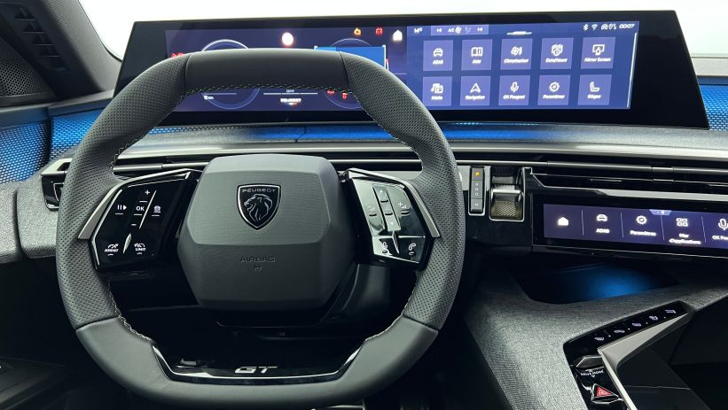 Aperçu du véhicule : Nouveau Hybrid 145 e-DCS6 GT Blanc Okénite avec 4000€ d'équipements inclus