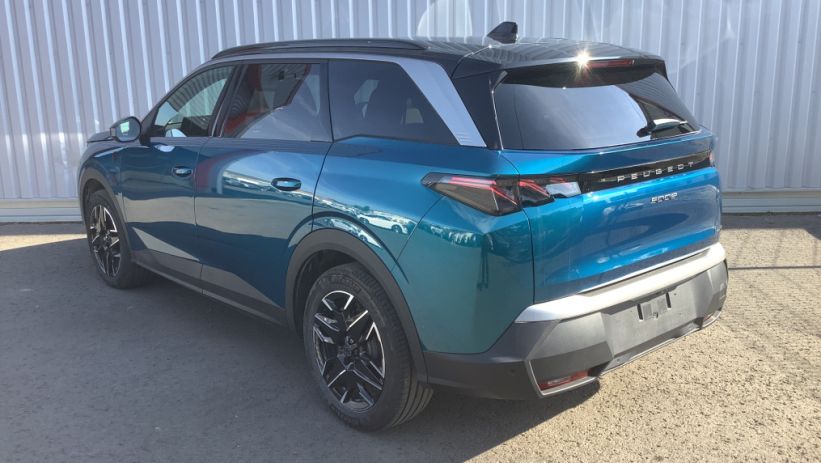 Aperçu du véhicule : 5008 Hybrid 145 ch e-DCS6 GT