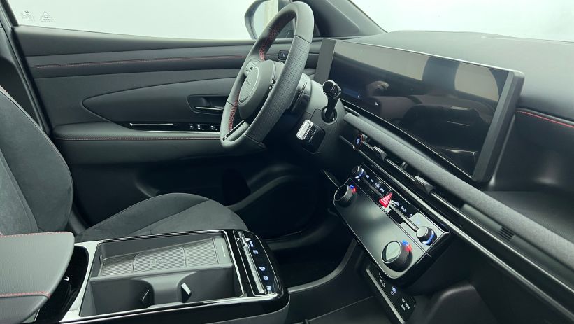 Aperçu du véhicule : 1.6 T-GDI 239 Hybrid BVA6 N Line Executive Ecotronic Gray avec 1450€ d'équipements inclus