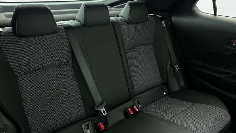 Aperçu du véhicule : Hybride Rechargeable 225 Collection Blanc Lunaire nacré - Toit Noir avec 3700€ d'équipements inclus