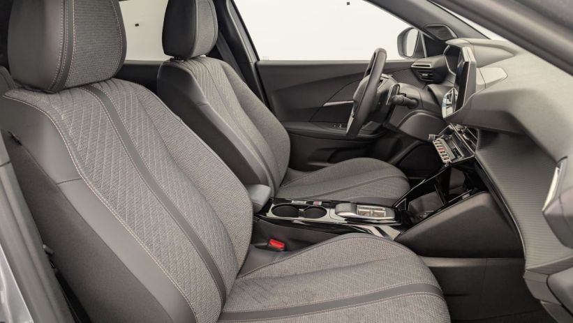 Aperçu du véhicule : Hybrid 136 e-DCS6 Allure