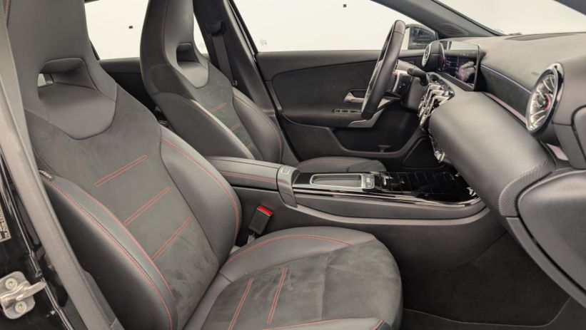 Aperçu du véhicule : 180 7G-DCT AMG LINE