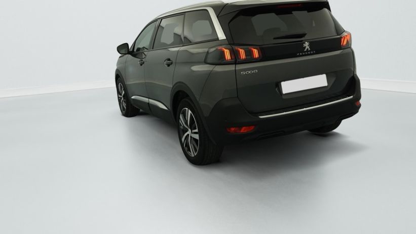 Aperçu du véhicule : Hybrid 136 e-DCS6 Allure Pack