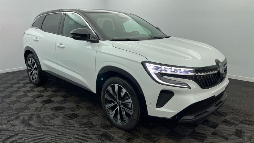 Aperçu du véhicule : E-Tech full hybrid 200 Techno Blanc Nacré - Toit Noir Etoilé avec 2650€ d'équipements inclus