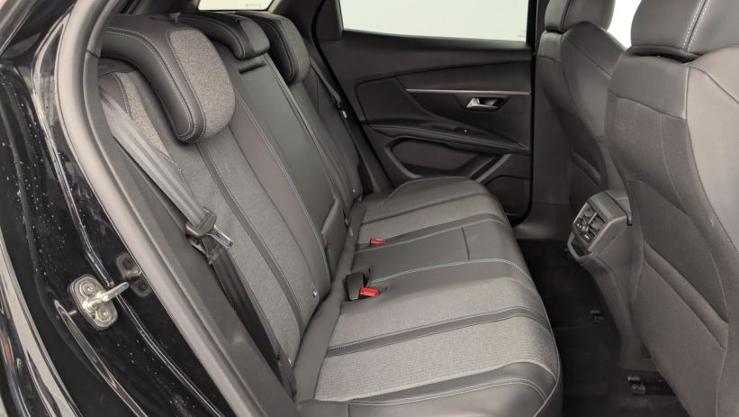 Aperçu du véhicule : Hybrid 180 e-EAT8 Allure Pack