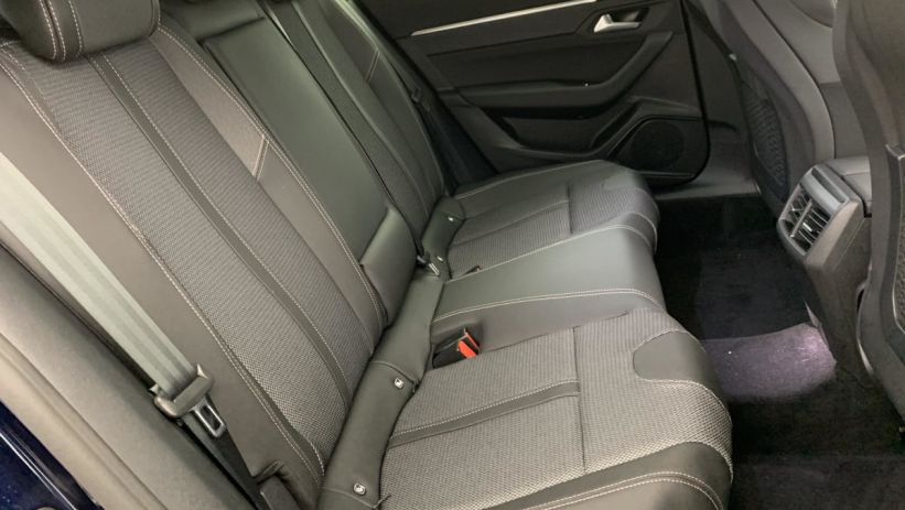 Aperçu du véhicule : Hybrid 180 e-EAT8 Allure