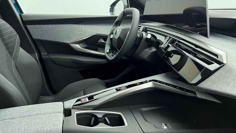 Aperçu du véhicule : Hybrid 145 e-DCS6 GT Bleu Obsession avec 4500€ d'équipements inclus