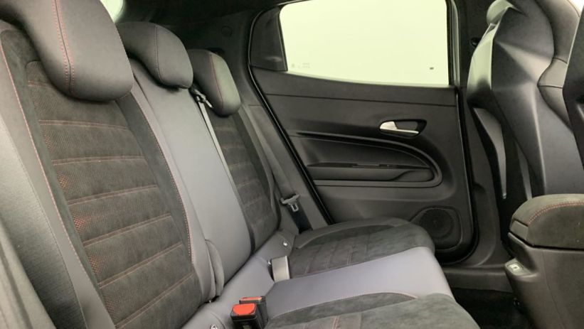 Aperçu du véhicule : 1.2 Ibrida 145 ch eDCT6 Speciale