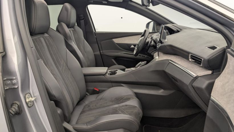 Aperçu du véhicule : Hybrid 225 e-EAT8 GT Pack